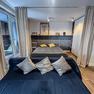  Apartament By The River
